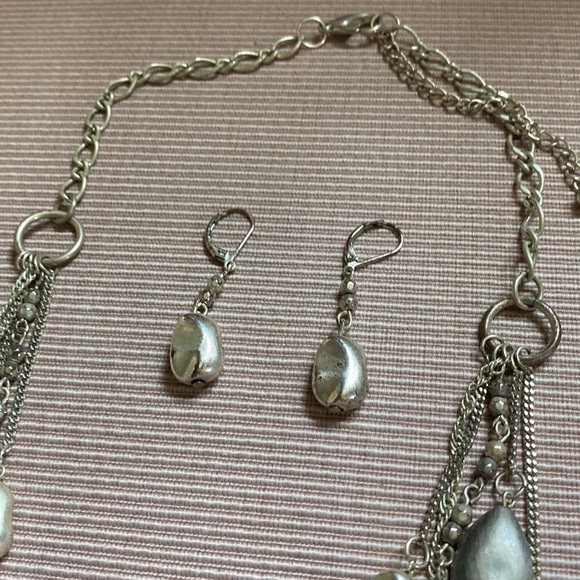 Vintage Necklace asymmetrical, silver tone, five strand necklace and earrings - Picture 5 of 6